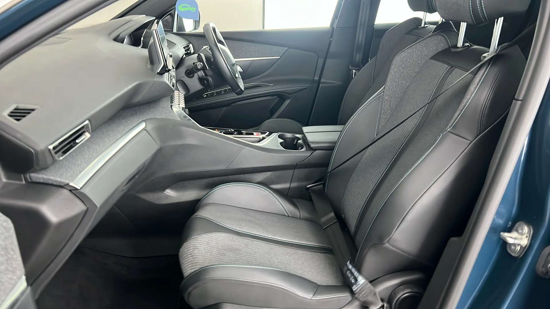 2023 PEUGEOT 3008 2023 PEUGEOT 3008