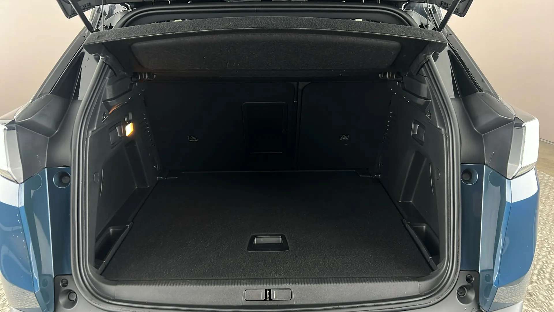 2023 PEUGEOT 3008 2023 PEUGEOT 3008