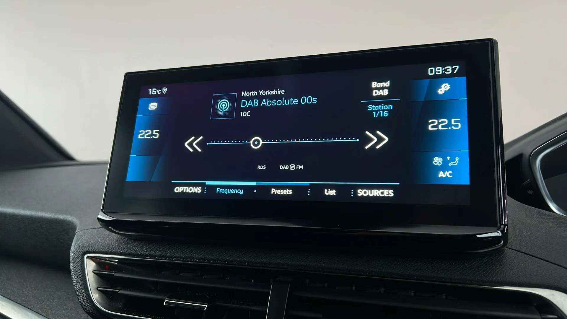 2023 PEUGEOT 3008 2023 PEUGEOT 3008