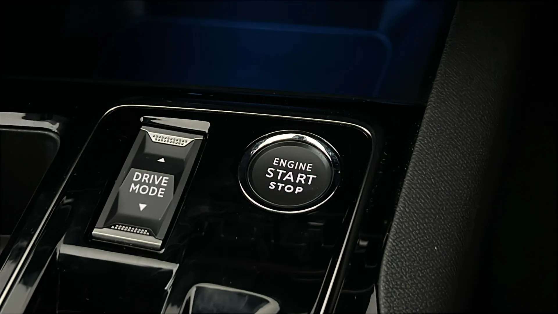 2023 PEUGEOT 3008 2023 PEUGEOT 3008