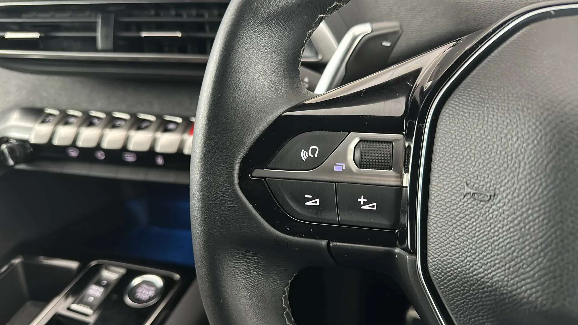 2024 PEUGEOT 3008 2024 PEUGEOT 3008