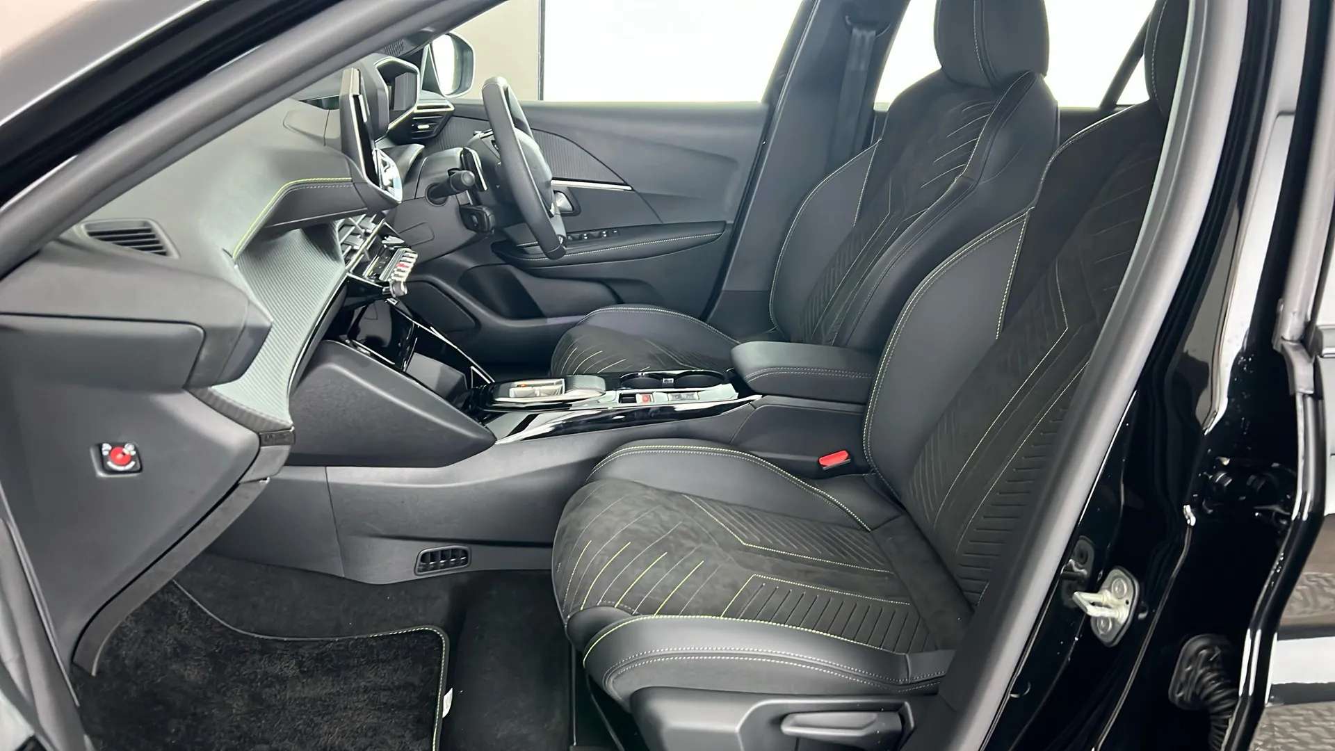 2025 PEUGEOT 208 2025 PEUGEOT 208