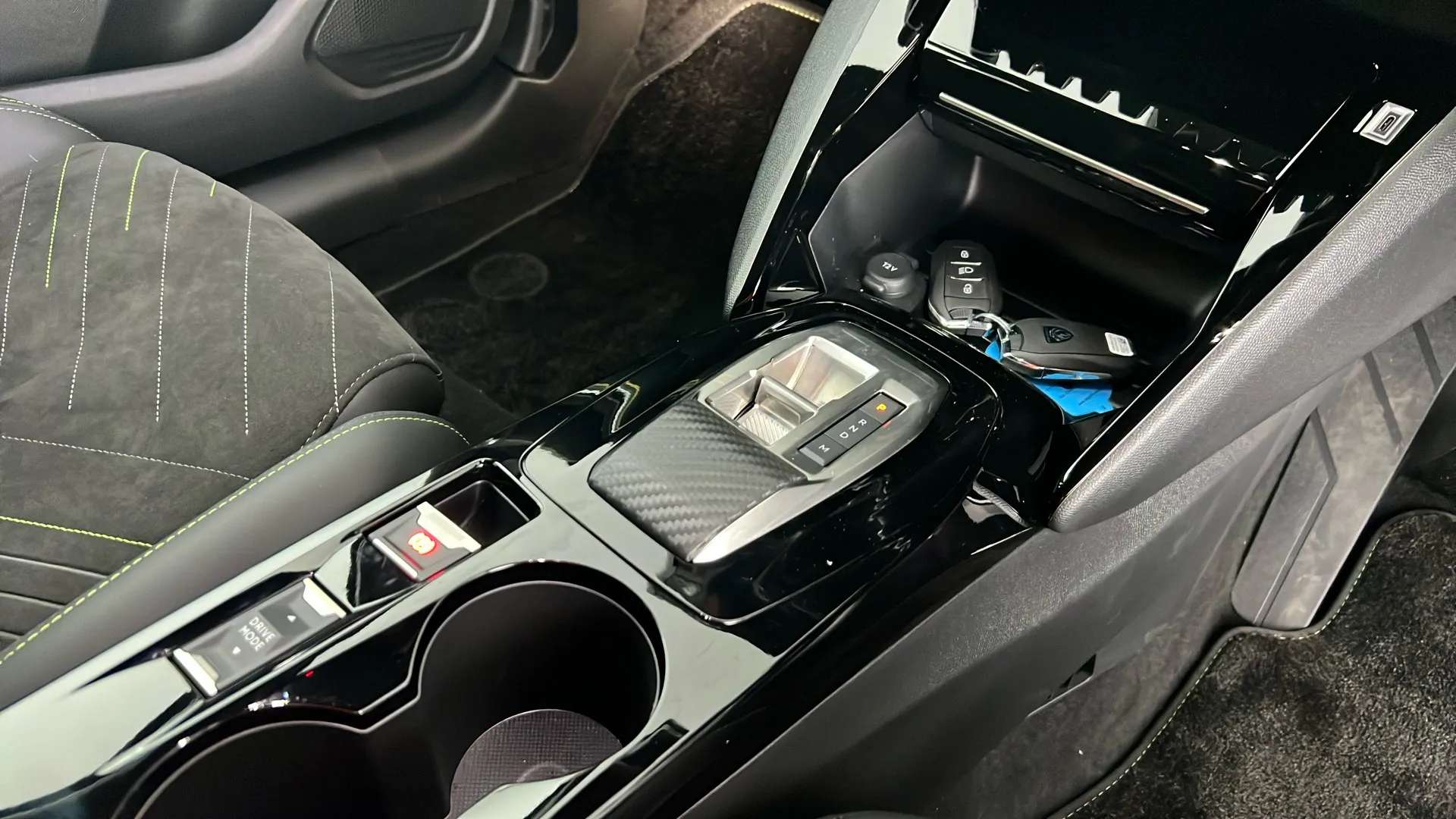 2025 PEUGEOT 208 2025 PEUGEOT 208