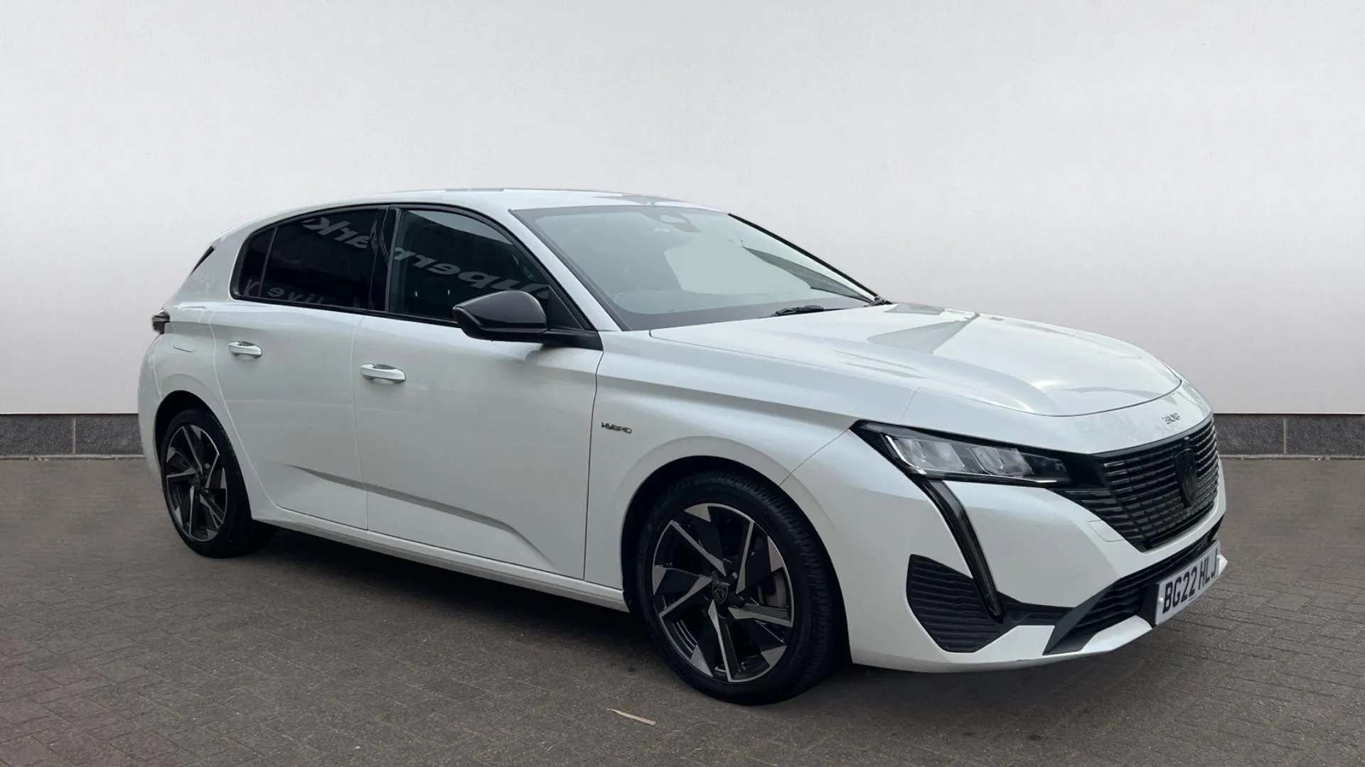 A 2022 PEUGEOT 308 1.6 Plug-in Hybrid Allure Premium e-EAT8 A 2022 PEUGEOT 308 1.6 Plug-in Hybrid Allure Premium e-EAT8
