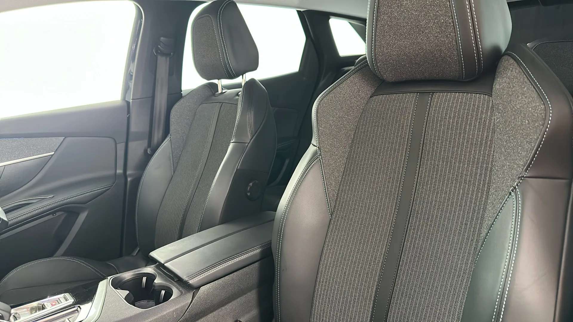 2022 PEUGEOT 3008 2022 PEUGEOT 3008