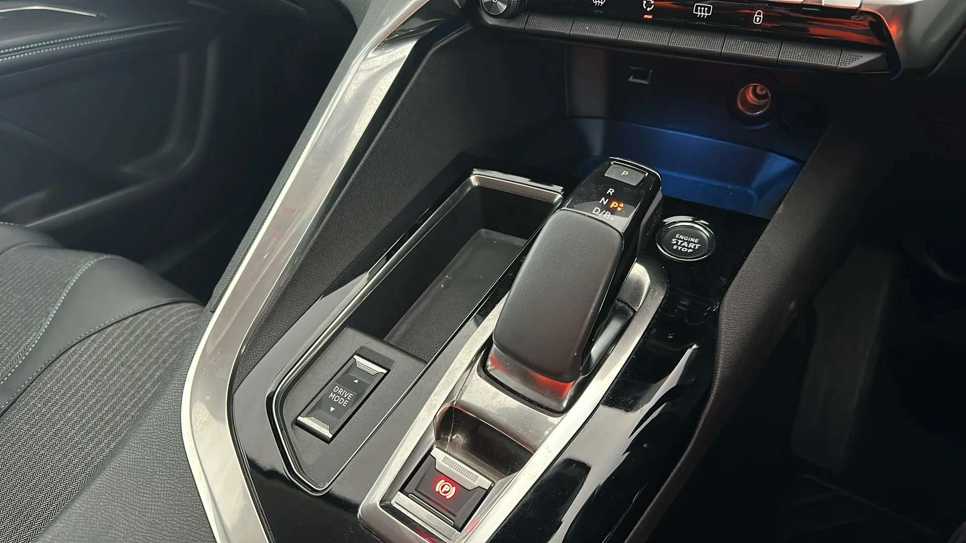 2022 PEUGEOT 3008 2022 PEUGEOT 3008