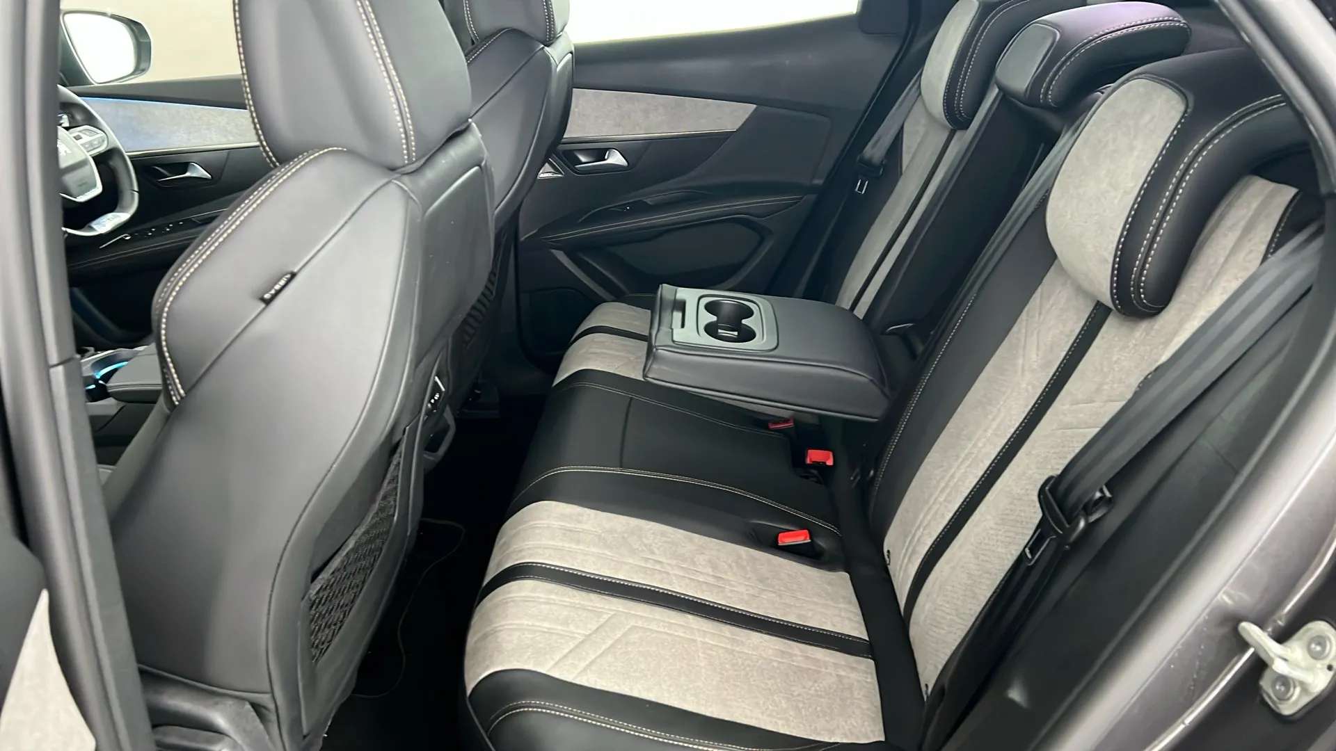 2021 PEUGEOT 3008 2021 PEUGEOT 3008