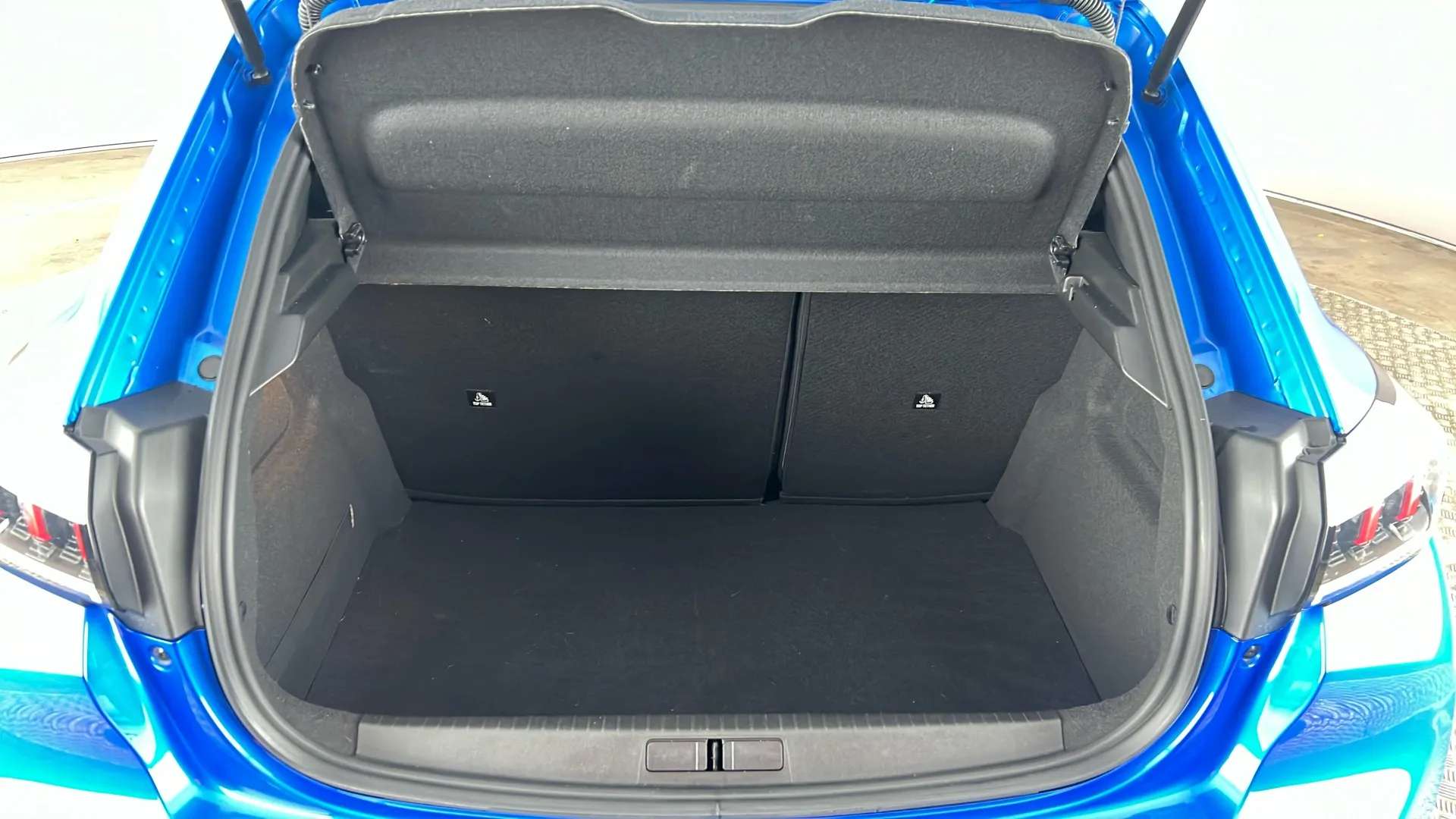 2023 PEUGEOT 208 2023 PEUGEOT 208