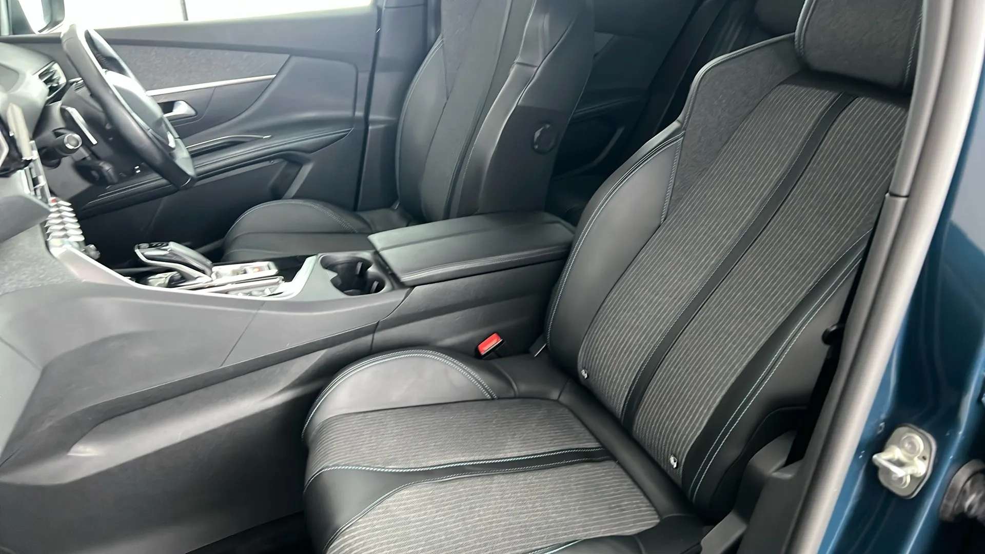 2022 PEUGEOT 3008 2022 PEUGEOT 3008