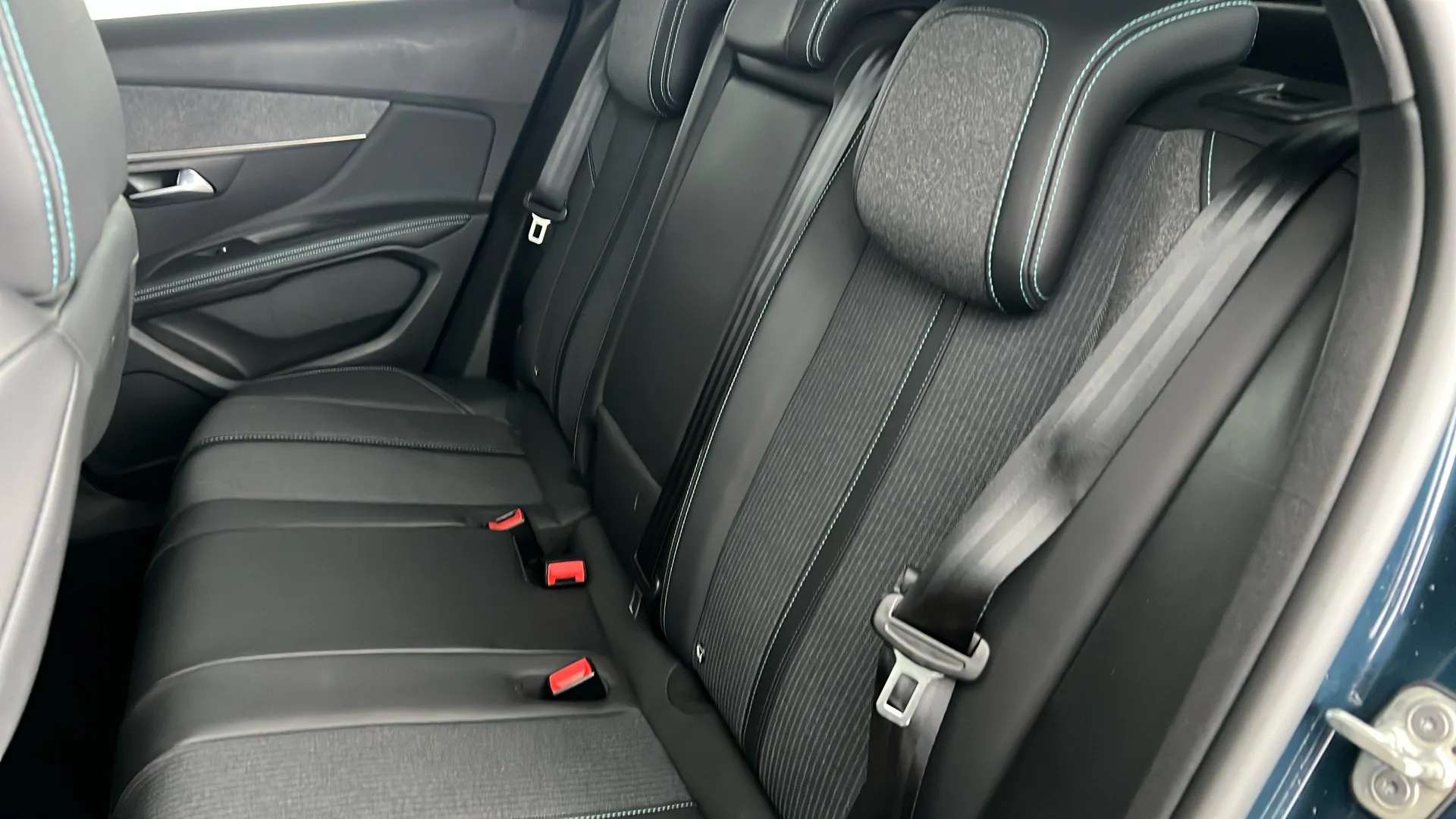 2022 PEUGEOT 3008 2022 PEUGEOT 3008