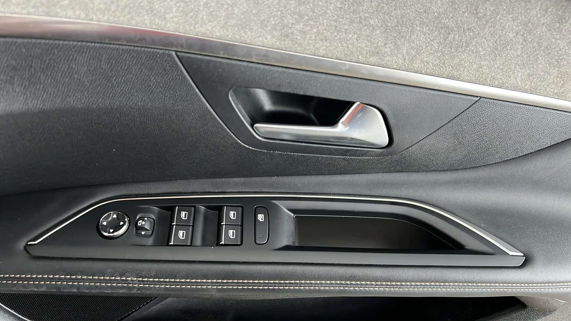 2022 PEUGEOT 3008 2022 PEUGEOT 3008