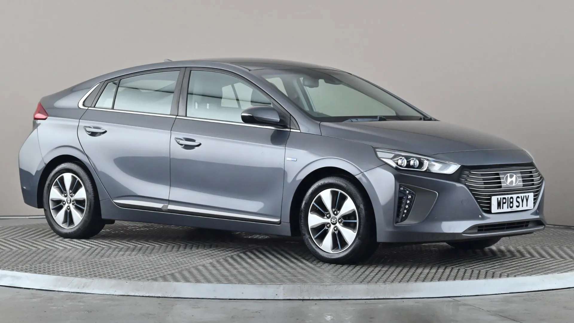 A 2018 HYUNDAI IONIQ 1.6 GDi Plug-in Hybrid Premium SE DCT A 2018 HYUNDAI IONIQ 1.6 GDi Plug-in Hybrid Premium SE DCT