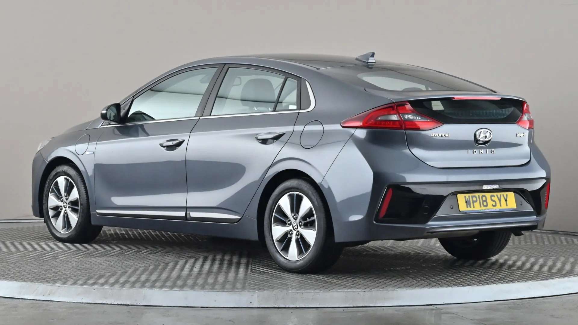 A 2018 HYUNDAI IONIQ 1.6 GDi Plug-in Hybrid Premium SE DCT A 2018 HYUNDAI IONIQ 1.6 GDi Plug-in Hybrid Premium SE DCT