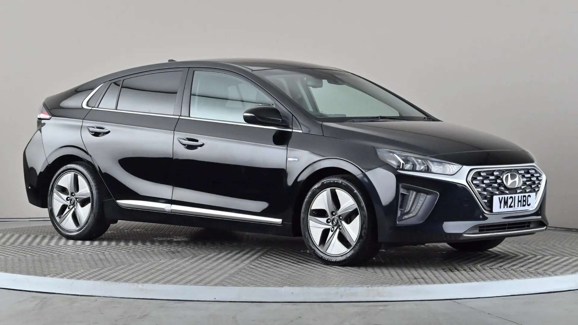 A 2021 HYUNDAI IONIQ 1.6 GDi Hybrid Premium SE DCT A 2021 HYUNDAI IONIQ 1.6 GDi Hybrid Premium SE DCT