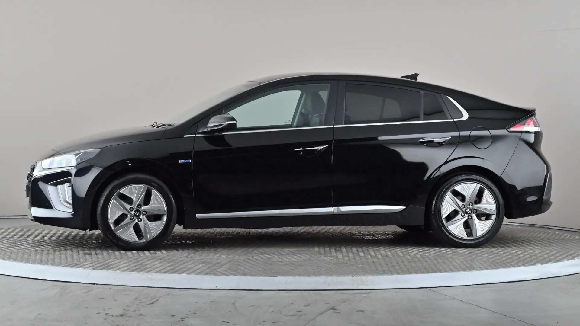 A 2021 HYUNDAI IONIQ 1.6 GDi Hybrid Premium SE DCT A 2021 HYUNDAI IONIQ 1.6 GDi Hybrid Premium SE DCT