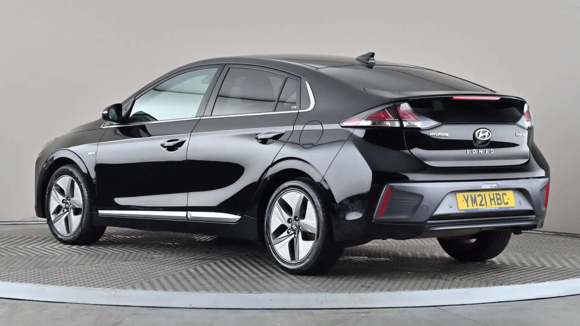 A 2021 HYUNDAI IONIQ 1.6 GDi Hybrid Premium SE DCT A 2021 HYUNDAI IONIQ 1.6 GDi Hybrid Premium SE DCT