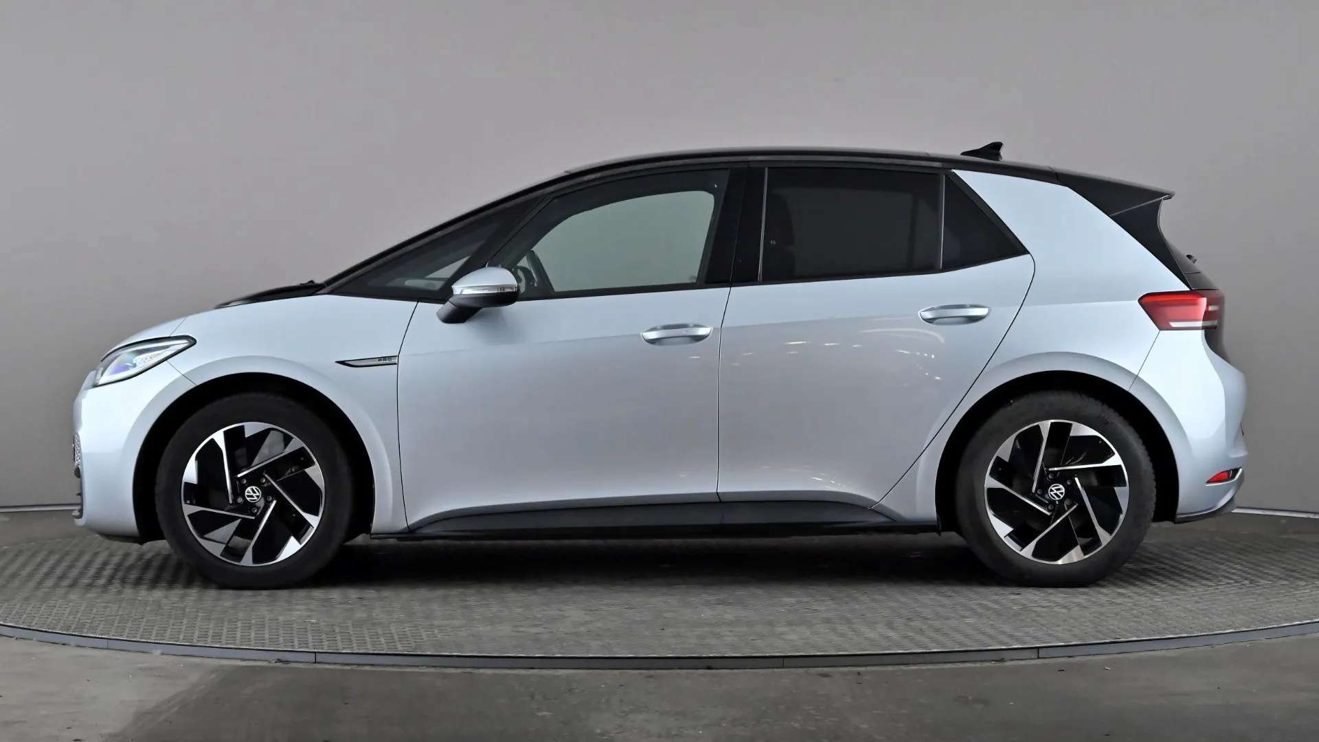 A 2022 VOLKSWAGEN ID.3 107KW Family Pro 58kWh Auto A 2022 VOLKSWAGEN ID.3 107KW Family Pro 58kWh Auto
