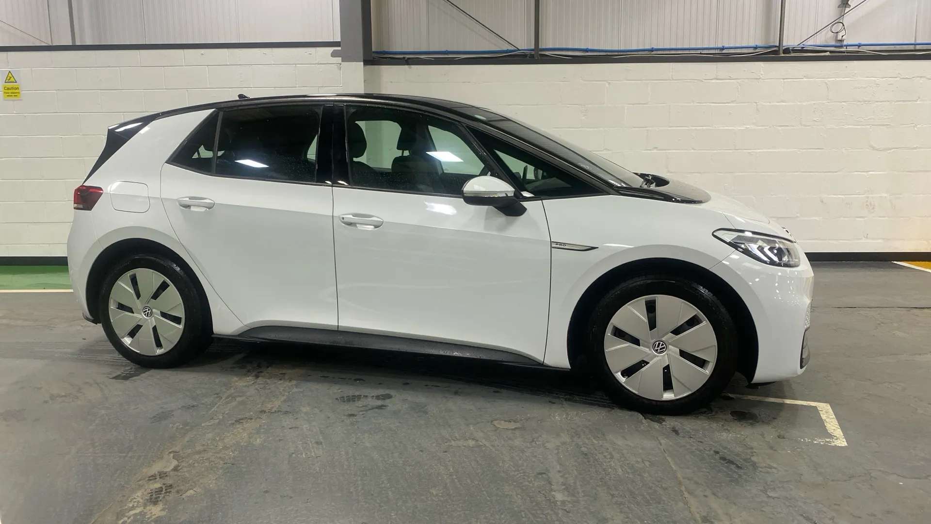 A 2023 VOLKSWAGEN ID.3 107KW Life Pro 58kWh Auto A 2023 VOLKSWAGEN ID.3 107KW Life Pro 58kWh Auto