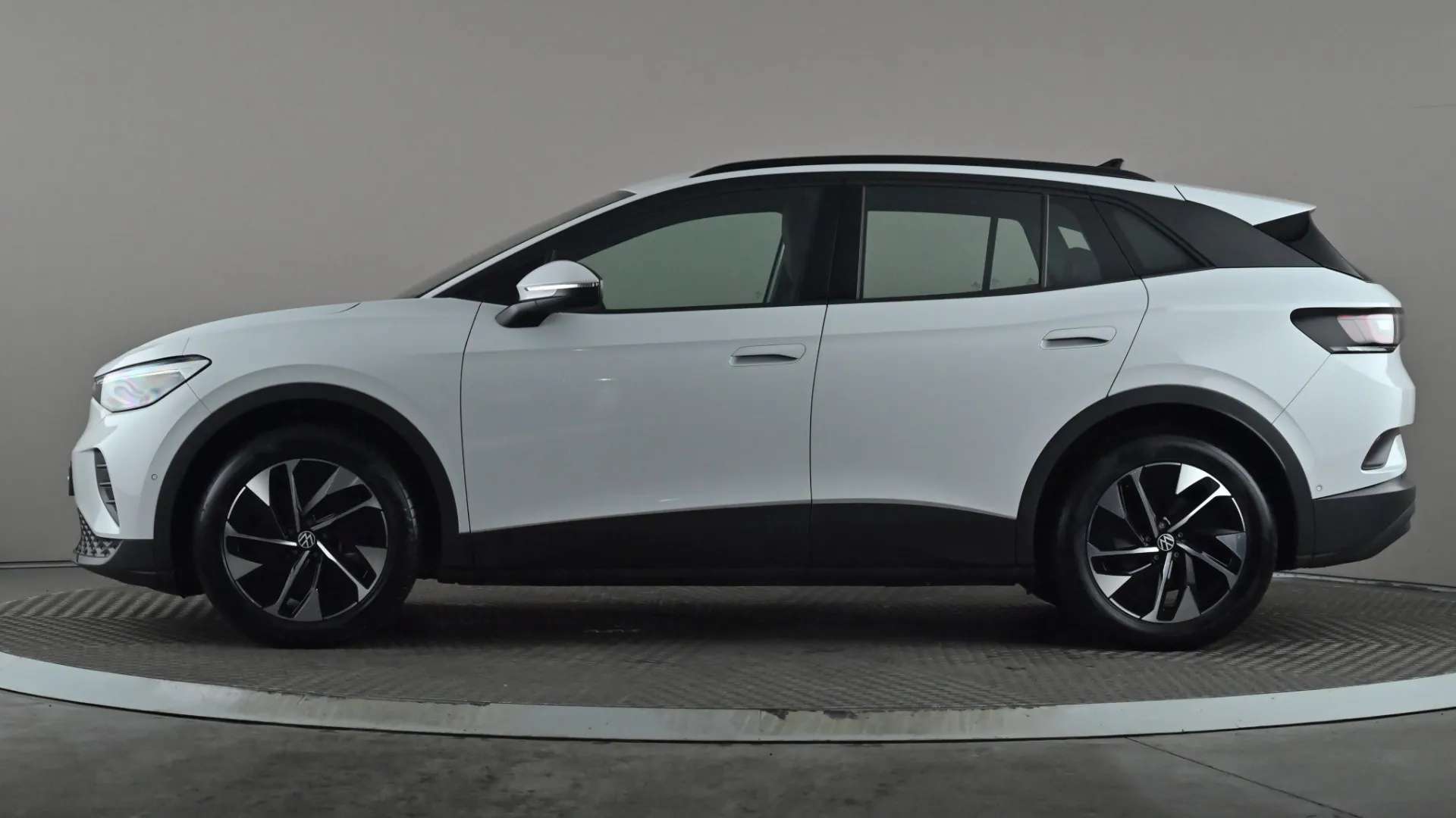 A 2024 VOLKSWAGEN ID.4 210kW Life Pro 77kWh Auto A 2024 VOLKSWAGEN ID.4 210kW Life Pro 77kWh Auto