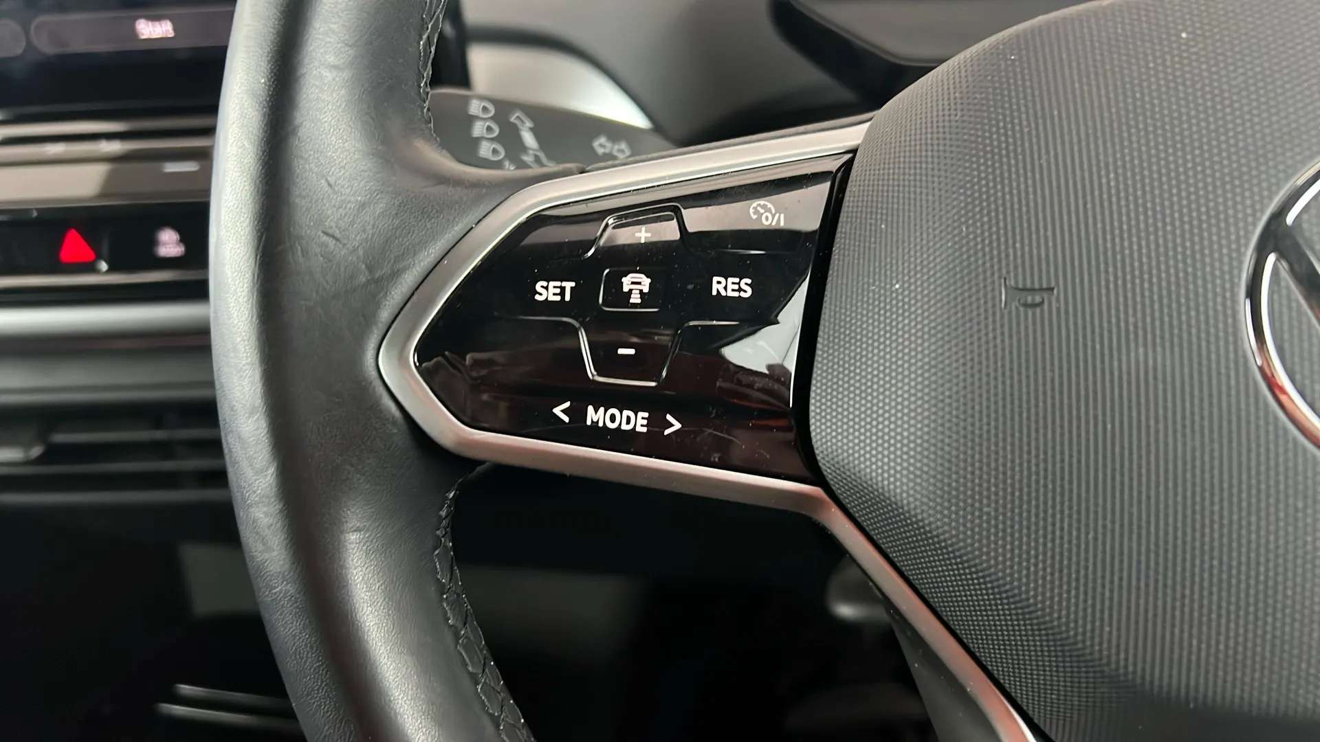 2023 VOLKSWAGEN ID.4 2023 VOLKSWAGEN ID.4