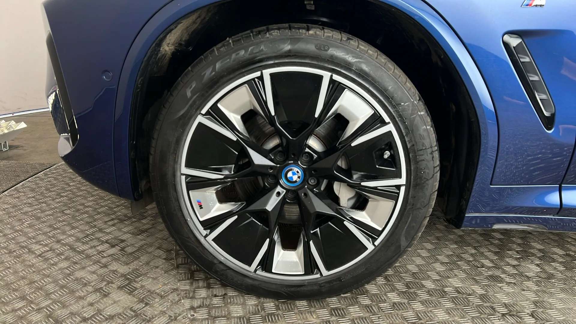 2023 BMW IX3 2023 BMW IX3