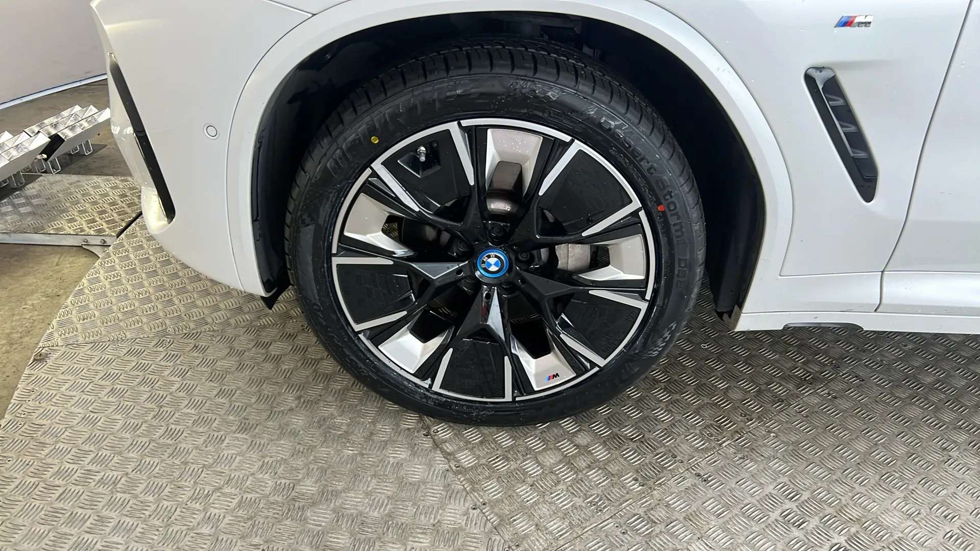 2023 BMW IX3 2023 BMW IX3
