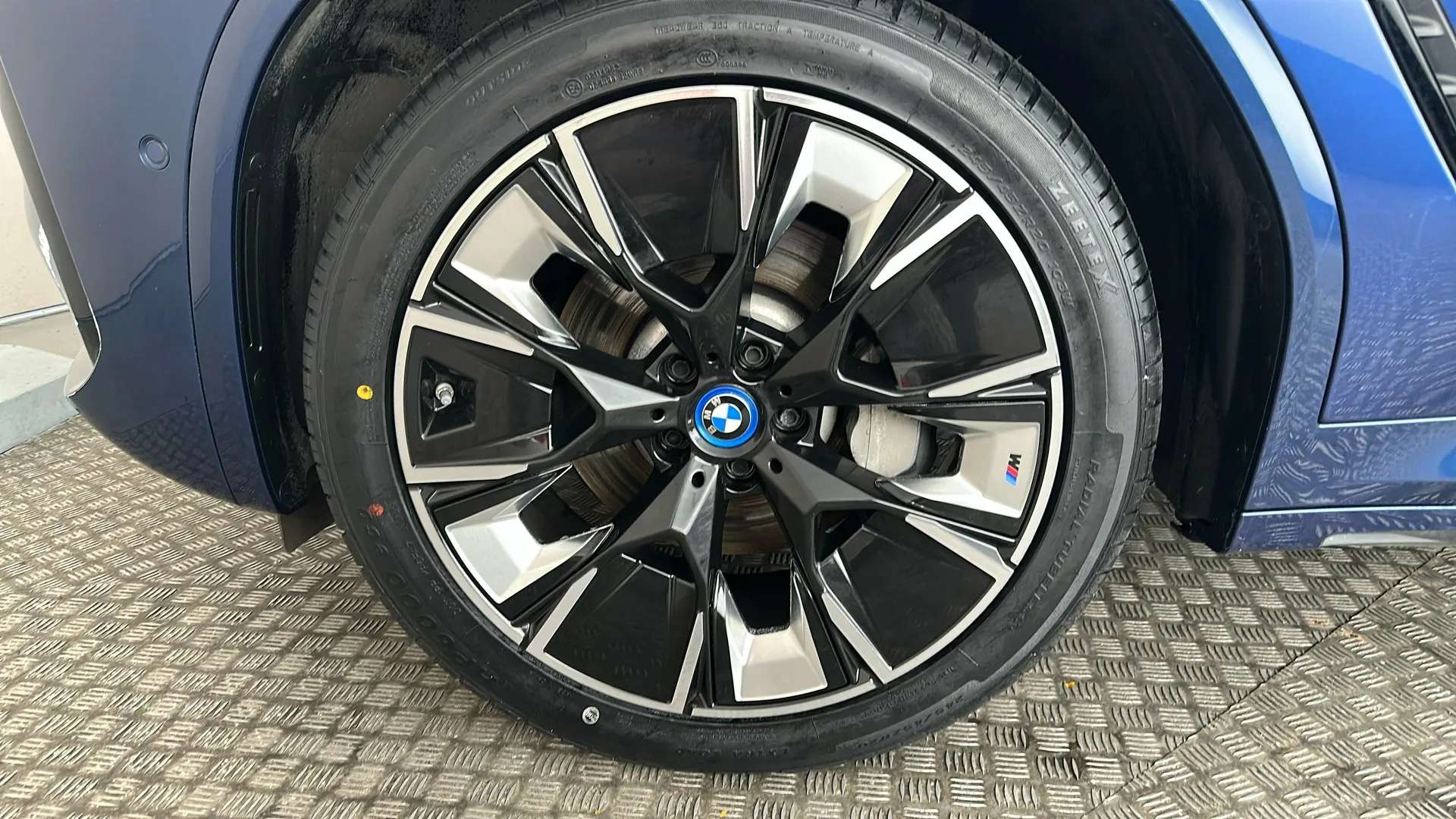2023 BMW IX3 2023 BMW IX3