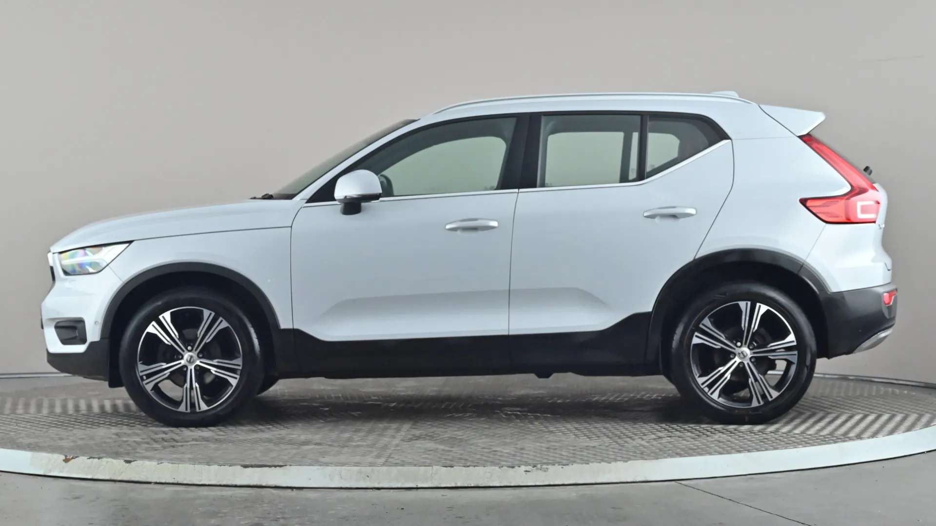 2021 VOLVO XC40 2021 VOLVO XC40