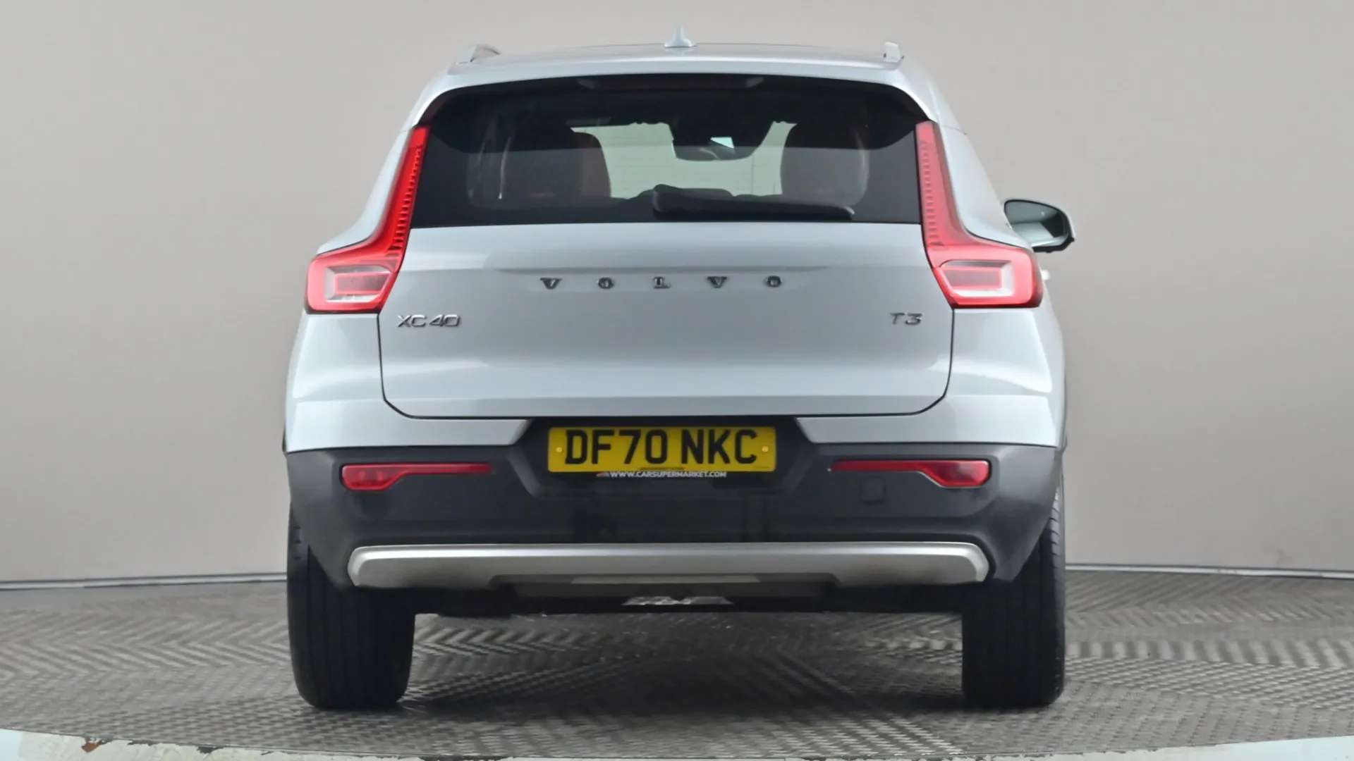 2021 VOLVO XC40 2021 VOLVO XC40