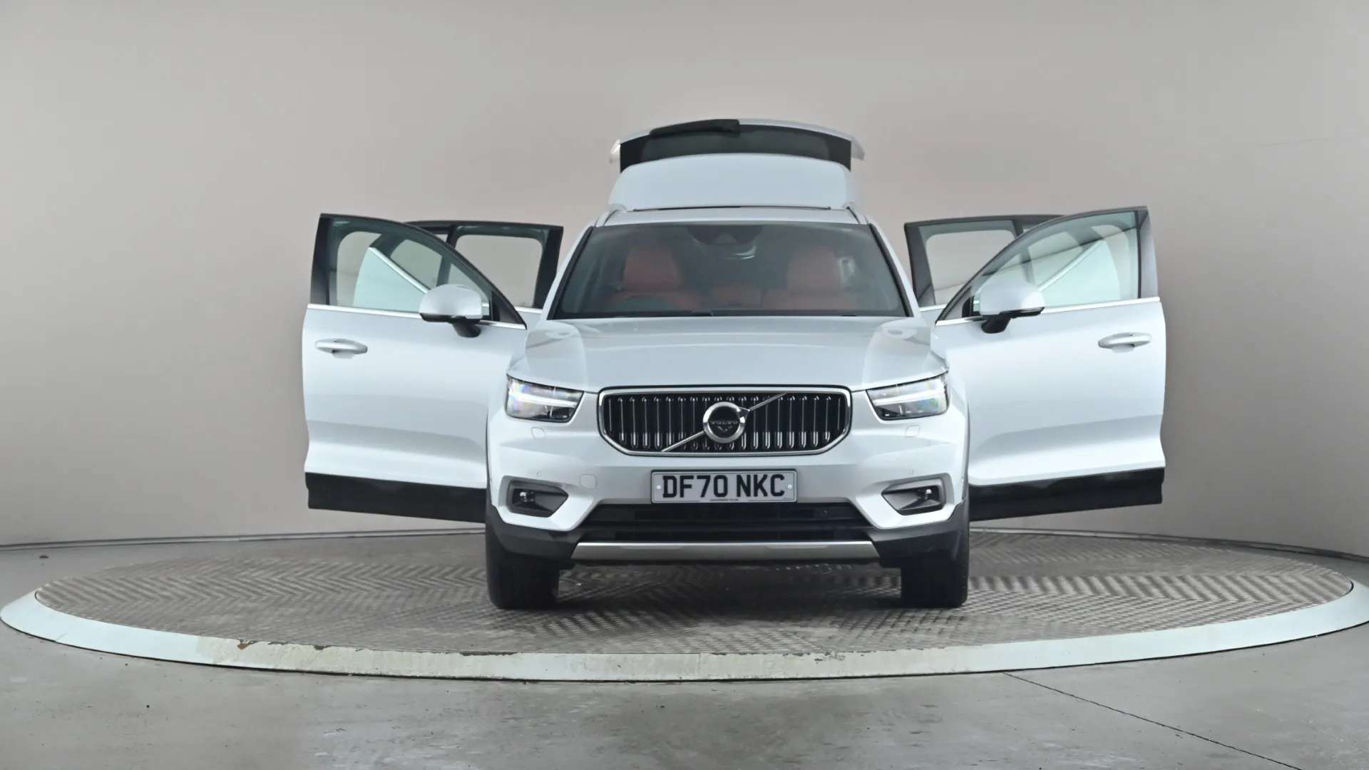 2021 VOLVO XC40 2021 VOLVO XC40