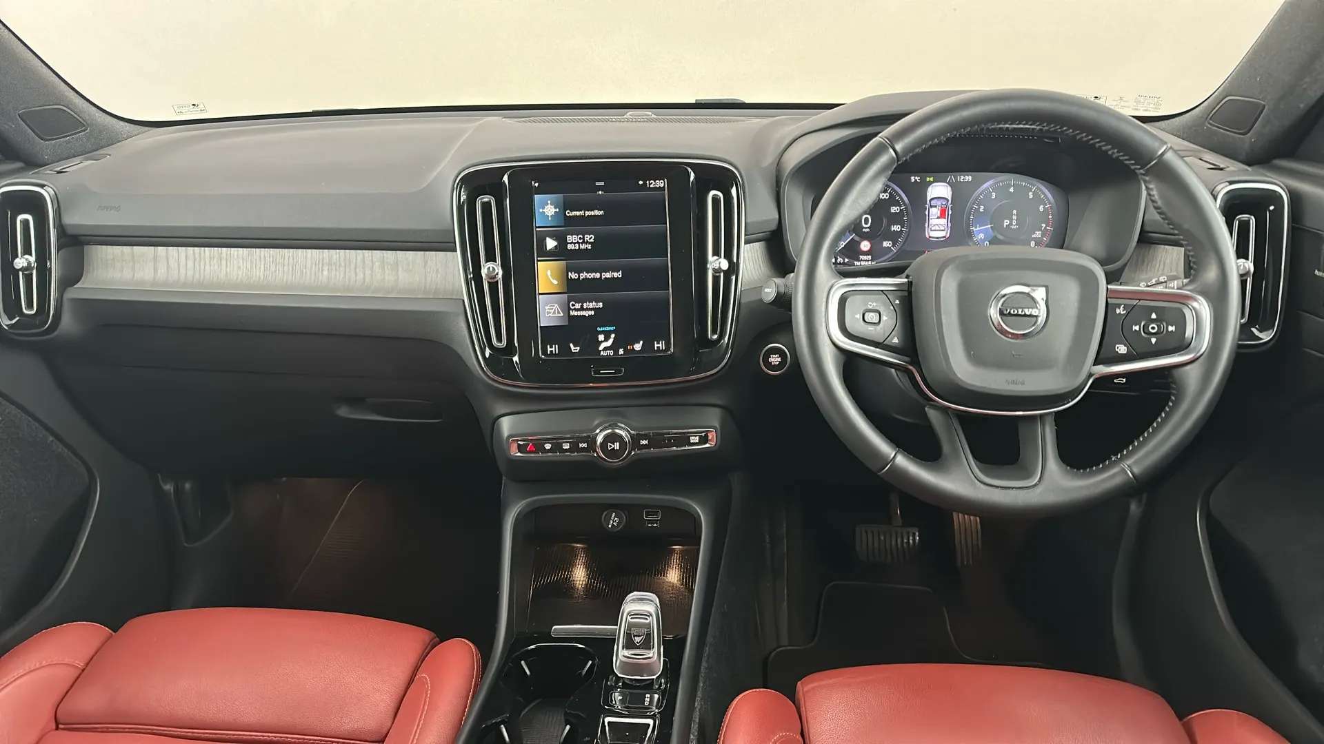 2021 VOLVO XC40 2021 VOLVO XC40