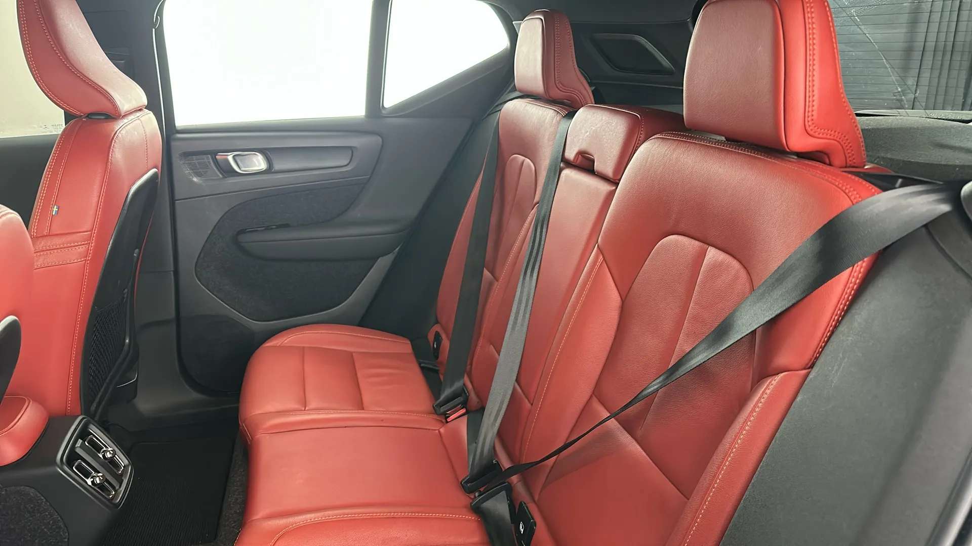 2021 VOLVO XC40 2021 VOLVO XC40