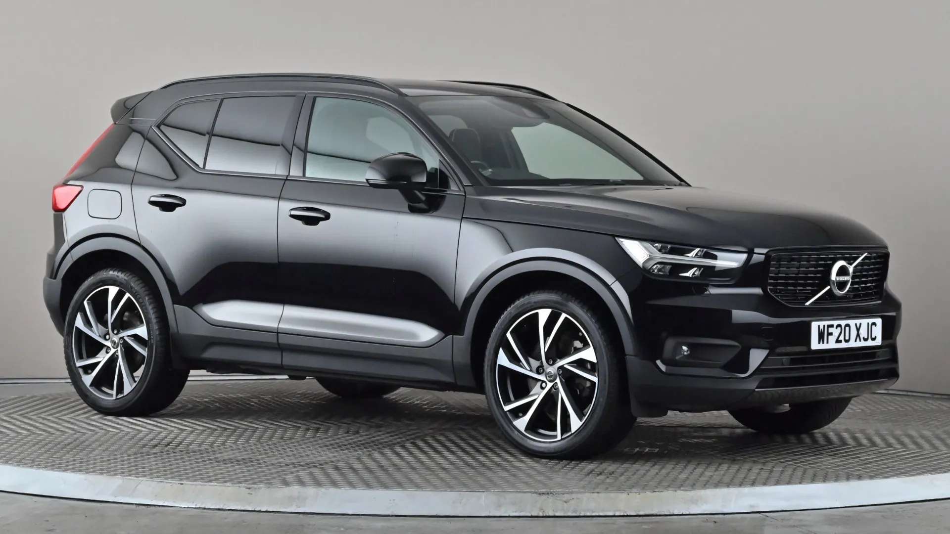 2020 VOLVO XC40 2020 VOLVO XC40