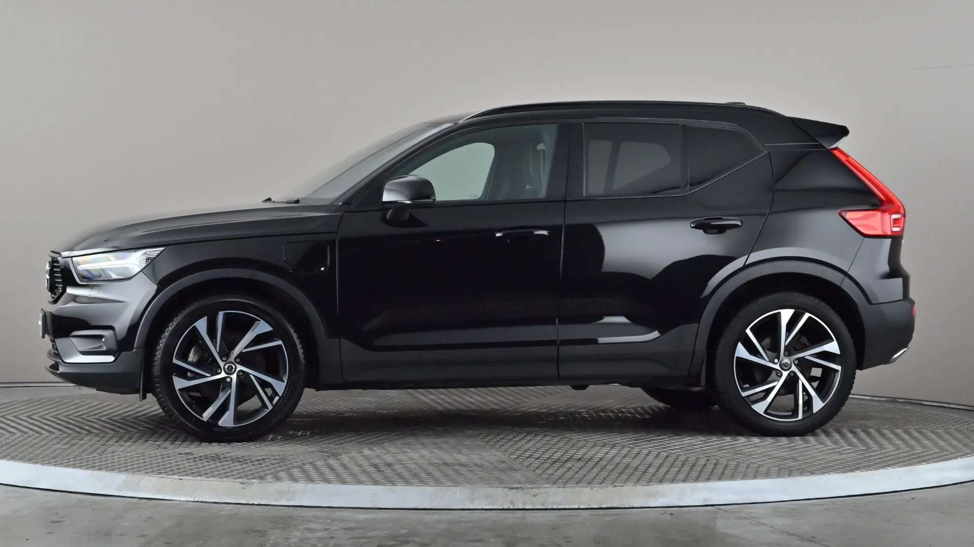 2020 VOLVO XC40 2020 VOLVO XC40