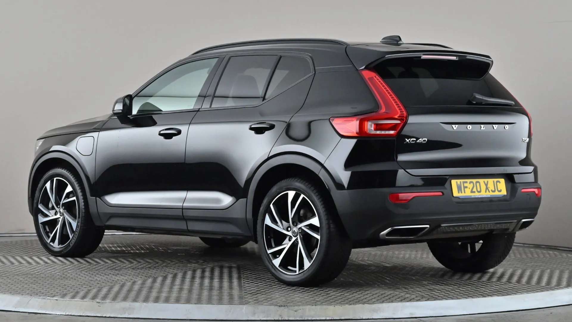 2020 VOLVO XC40 2020 VOLVO XC40
