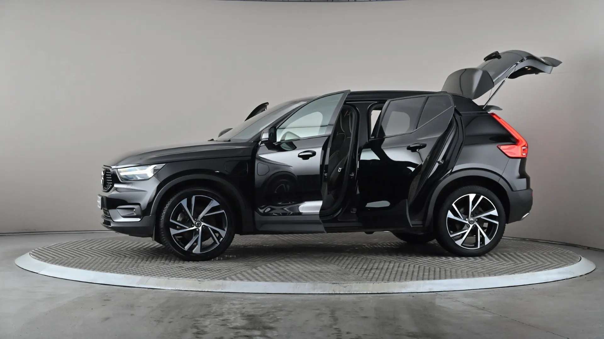 2020 VOLVO XC40 2020 VOLVO XC40