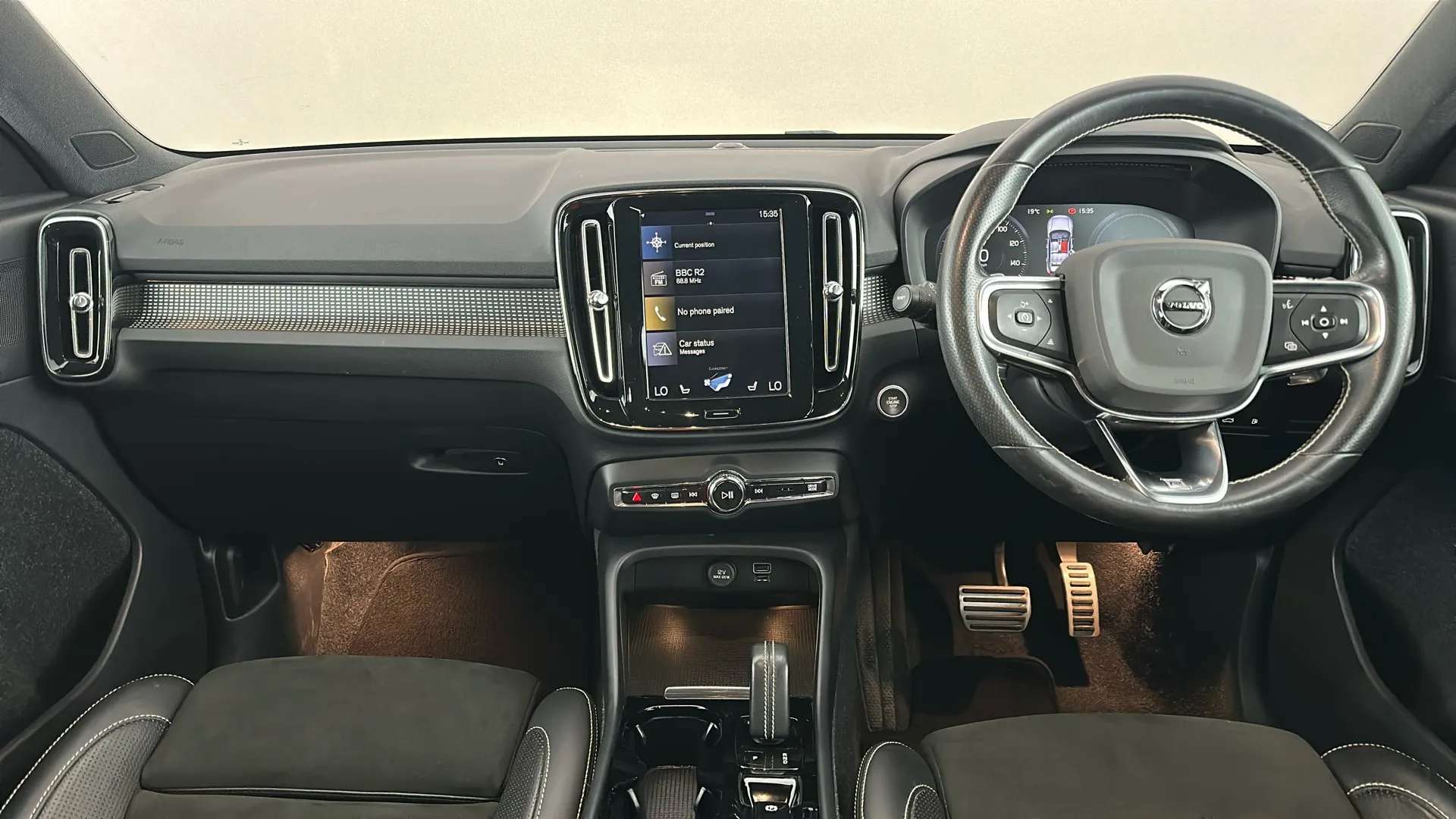 2020 VOLVO XC40 2020 VOLVO XC40