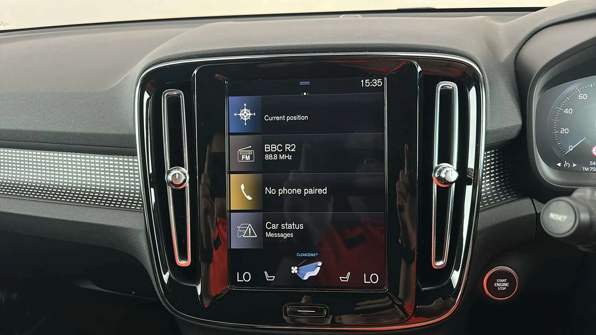 2020 VOLVO XC40 2020 VOLVO XC40