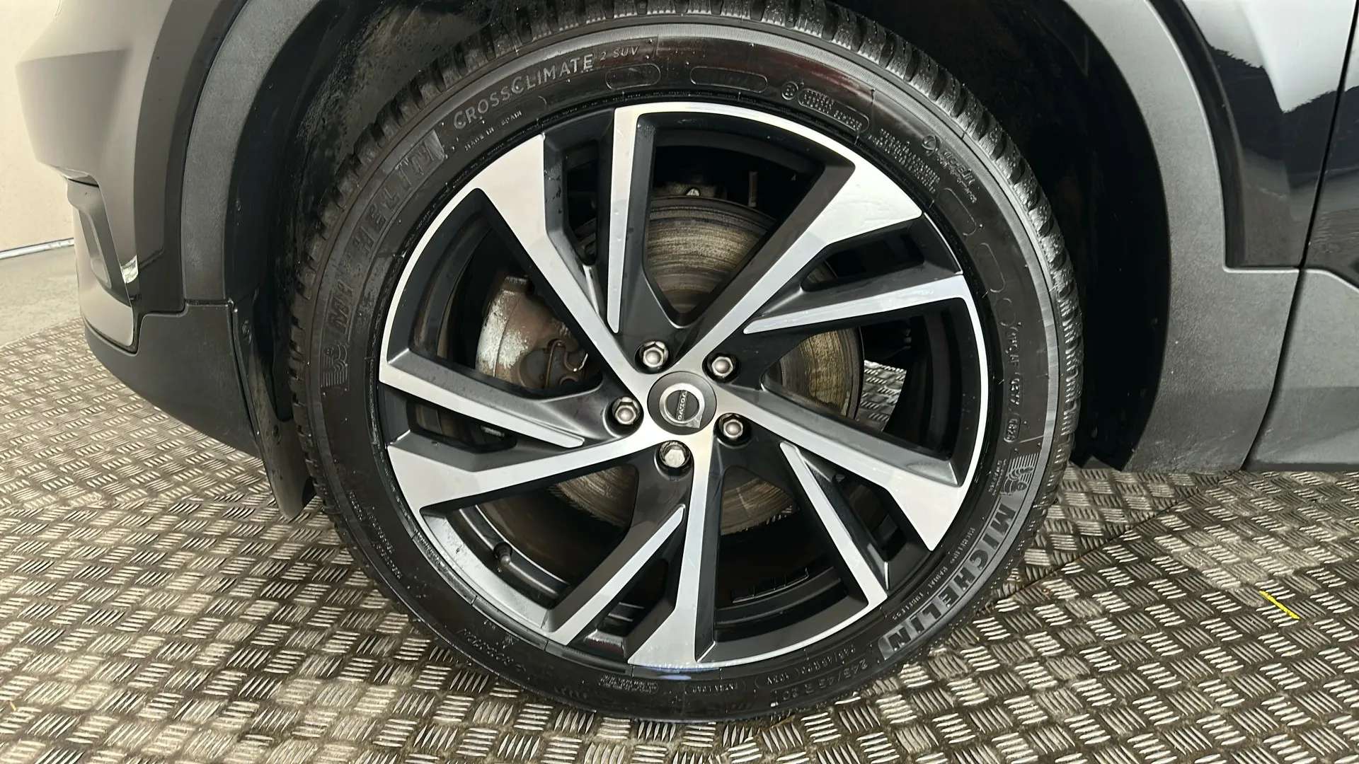2020 VOLVO XC40 2020 VOLVO XC40