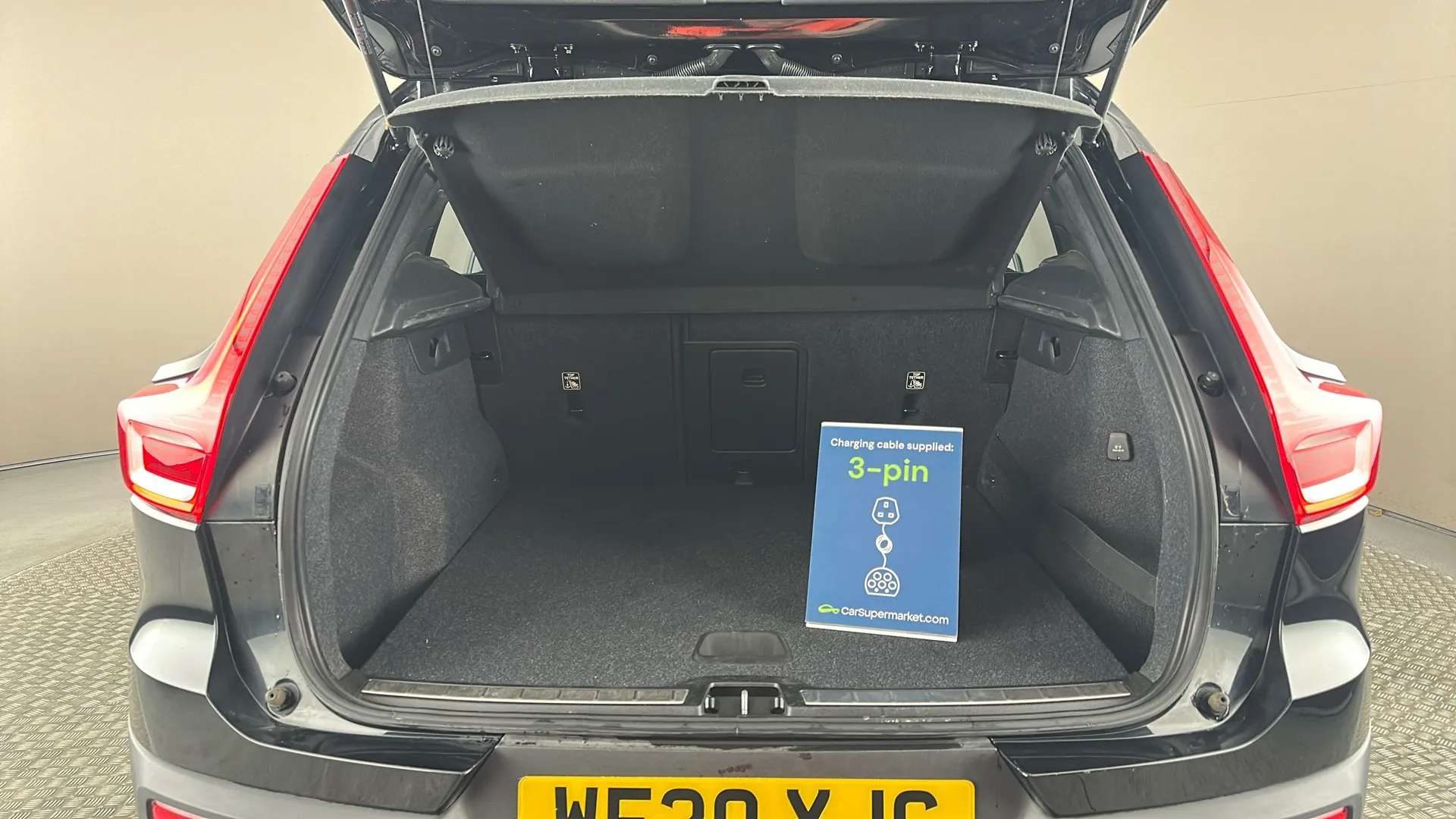 2020 VOLVO XC40 2020 VOLVO XC40