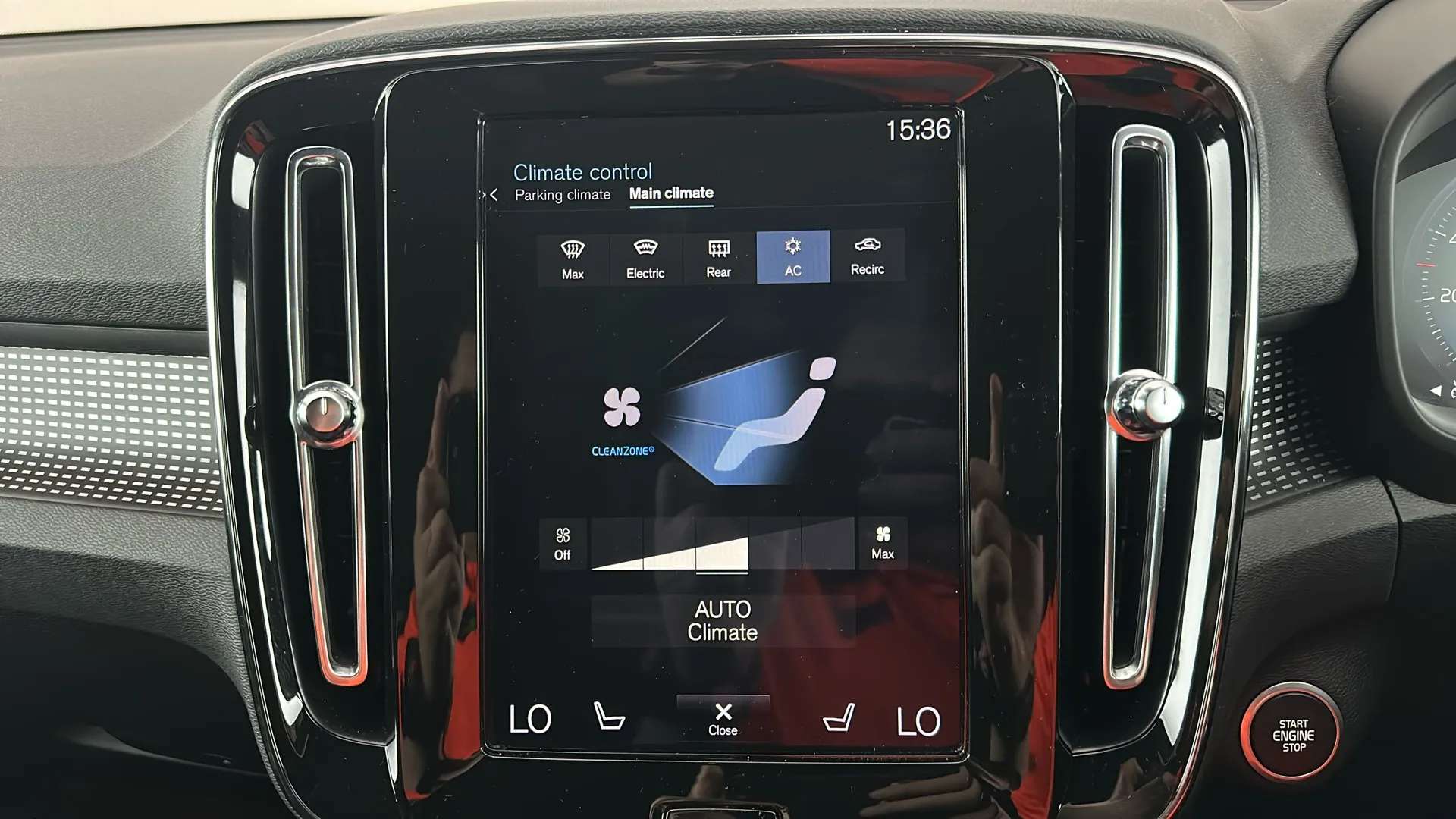2020 VOLVO XC40 2020 VOLVO XC40