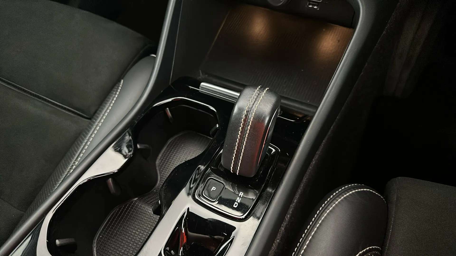 2020 VOLVO XC40 2020 VOLVO XC40