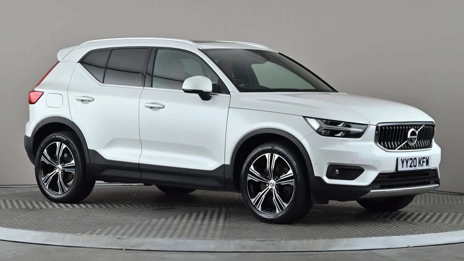 2020 VOLVO XC40 2020 VOLVO XC40