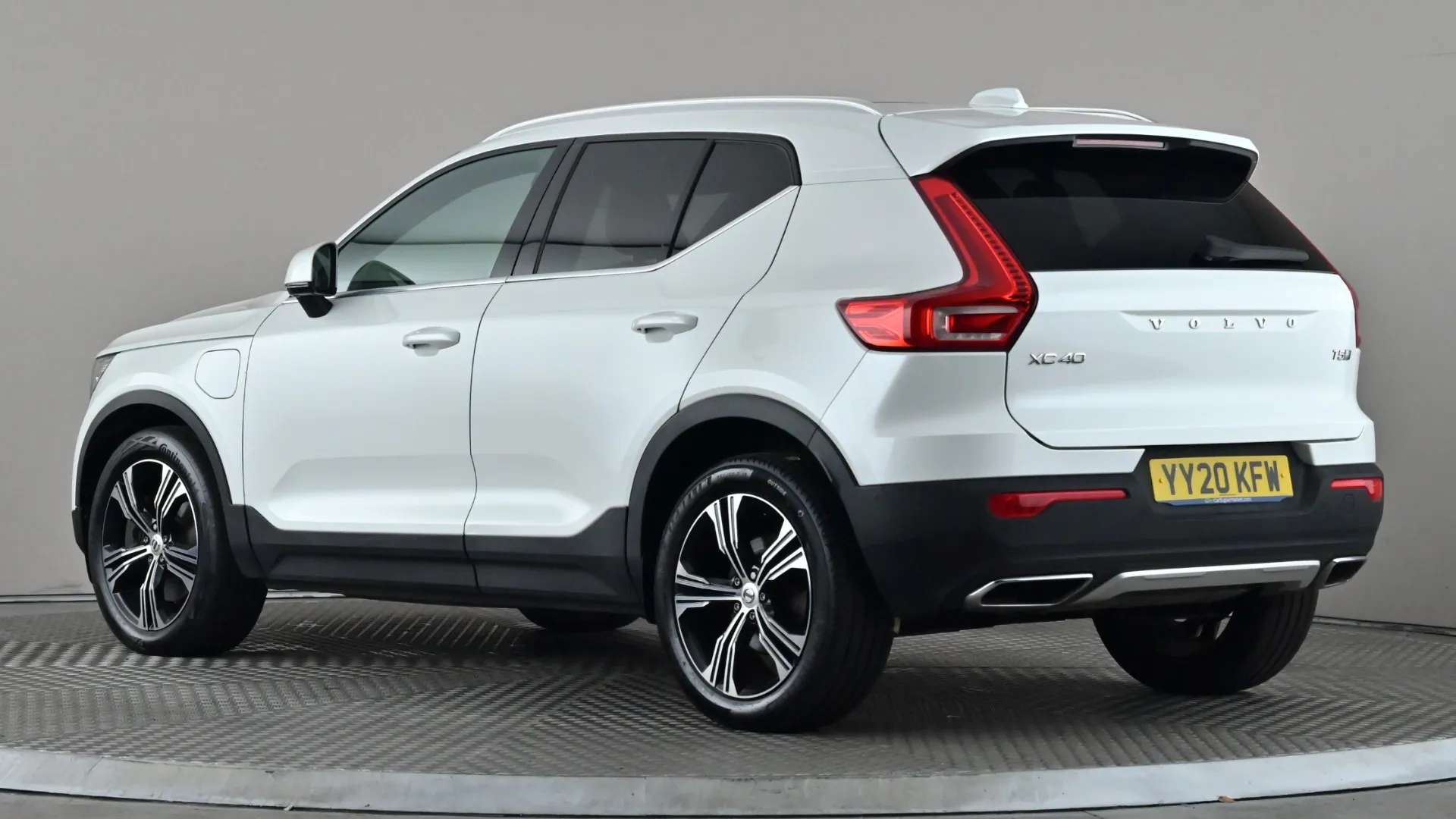 2020 VOLVO XC40 2020 VOLVO XC40