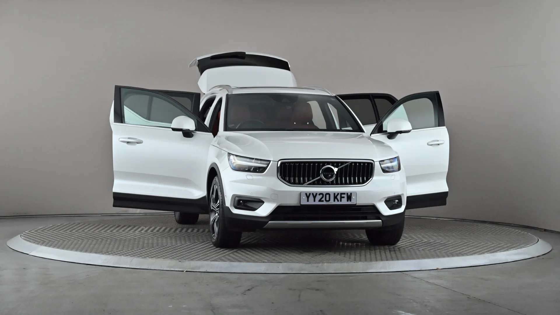 2020 VOLVO XC40 2020 VOLVO XC40