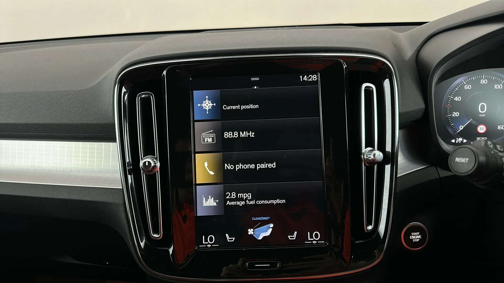 2020 VOLVO XC40 2020 VOLVO XC40