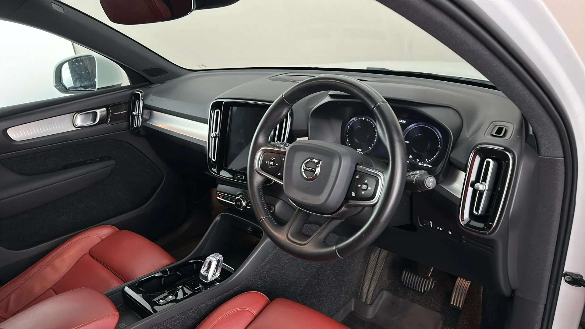 2020 VOLVO XC40 2020 VOLVO XC40