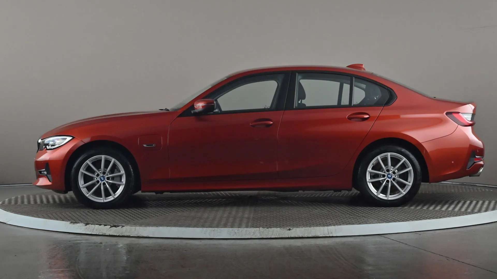 A 2022 BMW 3 SERIES 330e SE Pro Step Auto A 2022 BMW 3 SERIES 330e SE Pro Step Auto