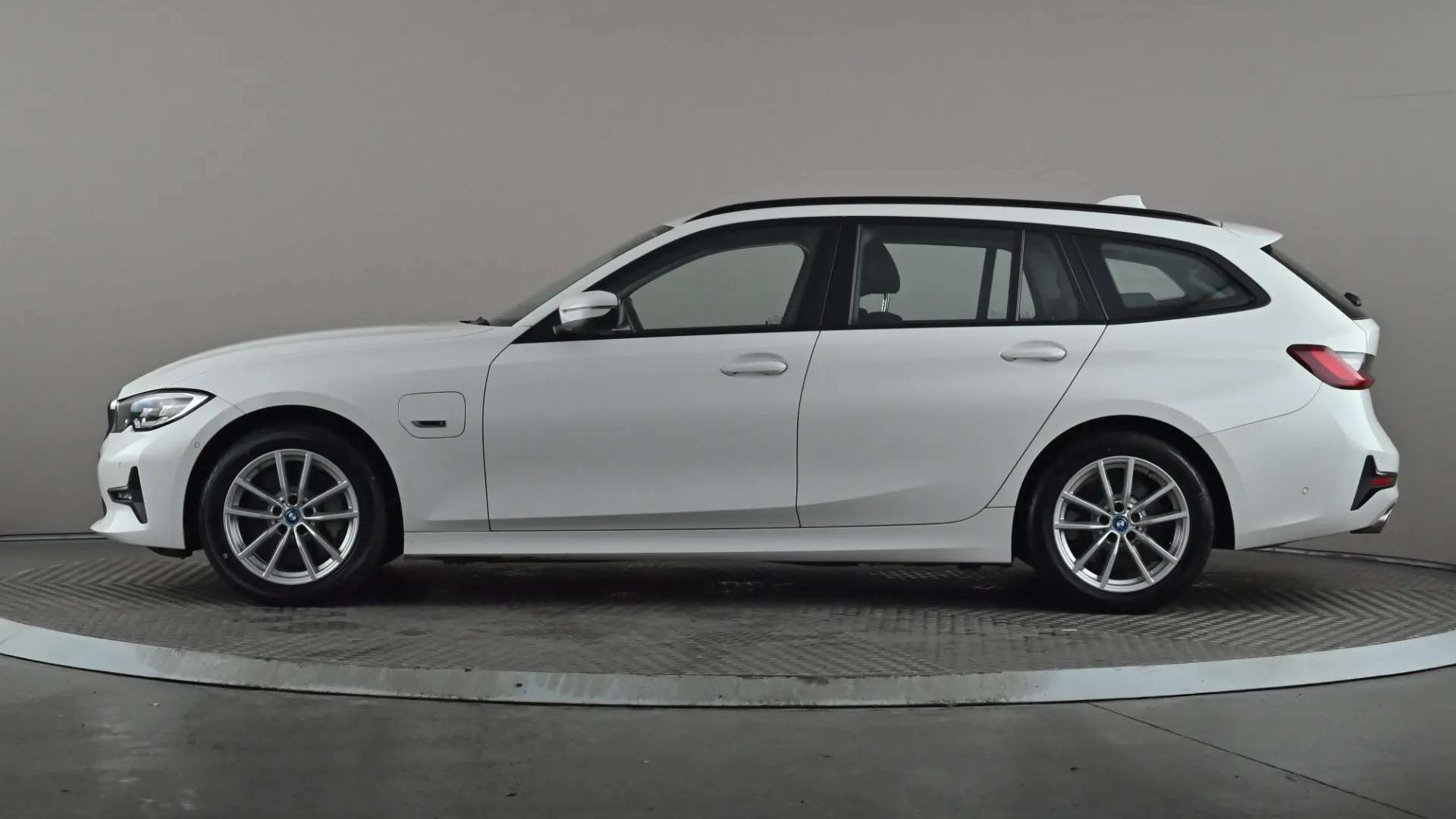 A 2022 BMW 3 SERIES 330e SE Pro Step Auto A 2022 BMW 3 SERIES 330e SE Pro Step Auto