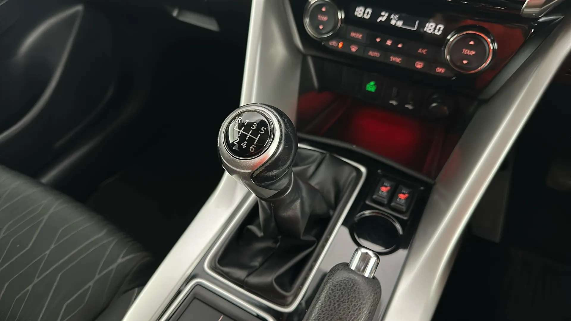 2018 MITSUBISHI ECLIPSE CROSS 2018 MITSUBISHI ECLIPSE CROSS